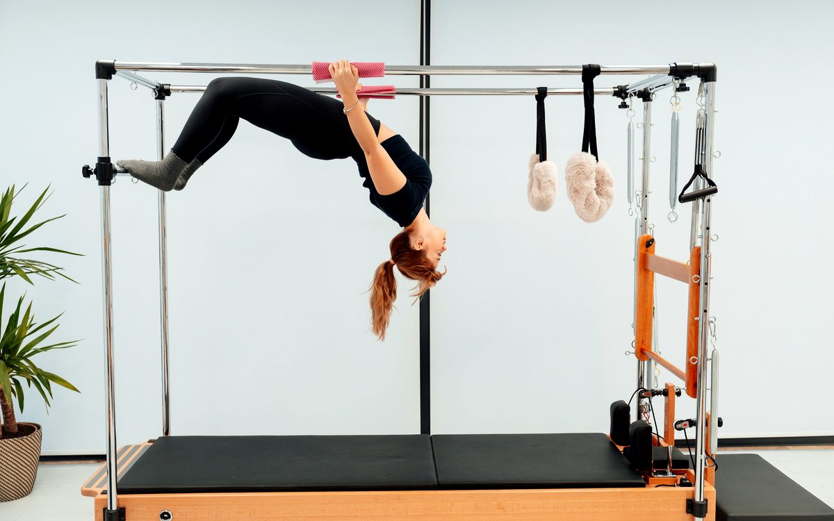 Reformer pilates cihazıyla egzersiz — Bandırma